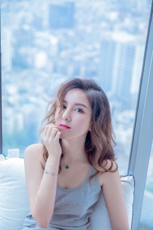 青梅竹马往下边塞水果无弹窗